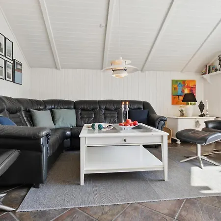 Holiday home 4 Bedroom Gorgeous In Blavand