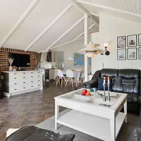Holiday home 4 Bedroom Gorgeous In *